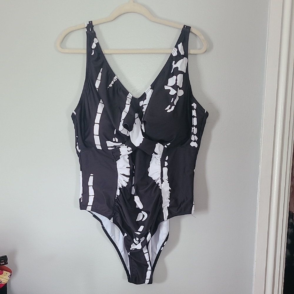 Black and White Skelton Tye Dye Design One Piece Shein Size 3x Swimsuit